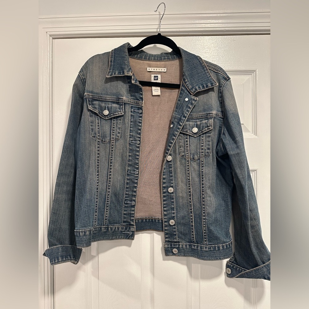 Distressed GAP Jean Jacket Size L